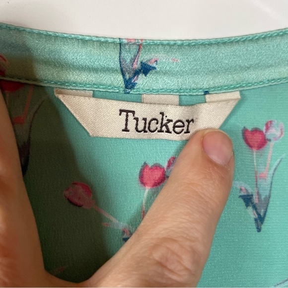 Tucker Floral Silk Blouse Size Small - Picture 5 of 7